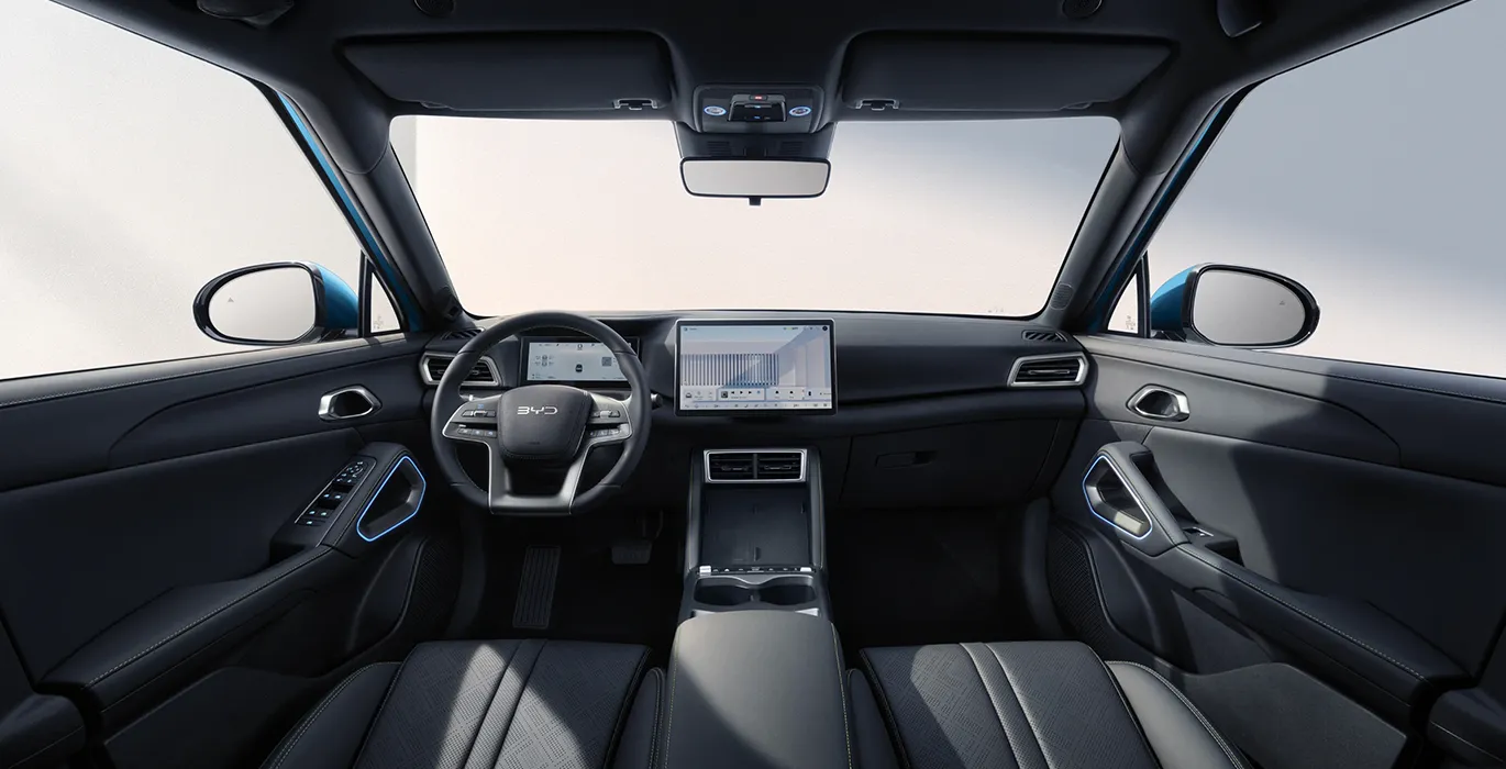 BYD ATTO 2 DM i Active interior delantera | Crazy Renting