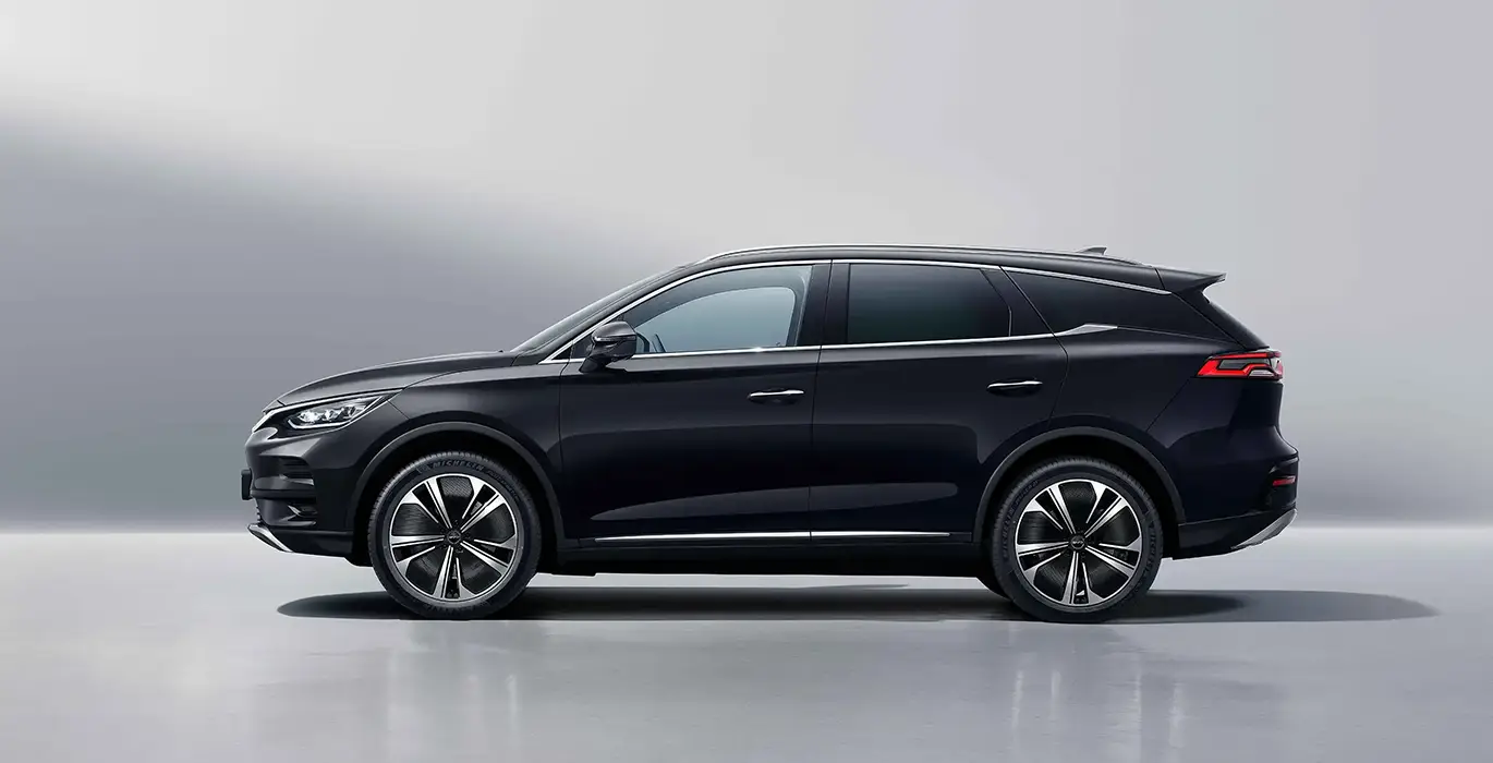 BYD Tang Flagship 3 BYD Tang Flagship lateral | Crazy Renting