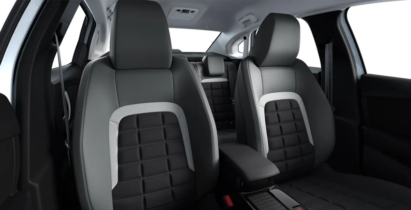 CITROEN C4 X Hybrid Plus interior trasera | Crazy Renting