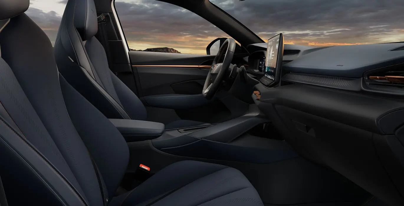 CUPRA Terramar 1.5 eTSI 110kW DSG interior delantera II | Crazy Renting