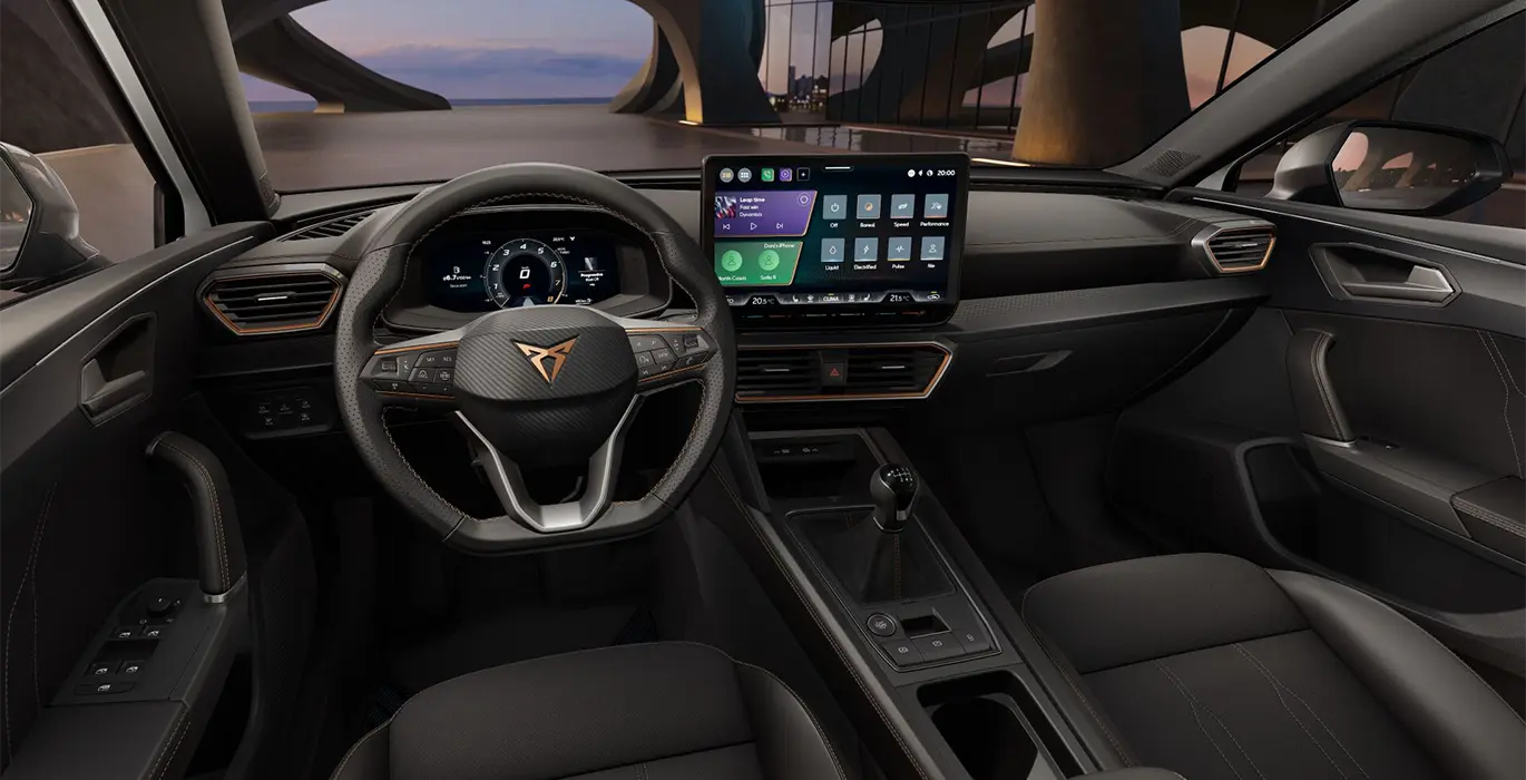 Cupra Leon 1.5 TSI 110kW interior delantera | Crazy Renting