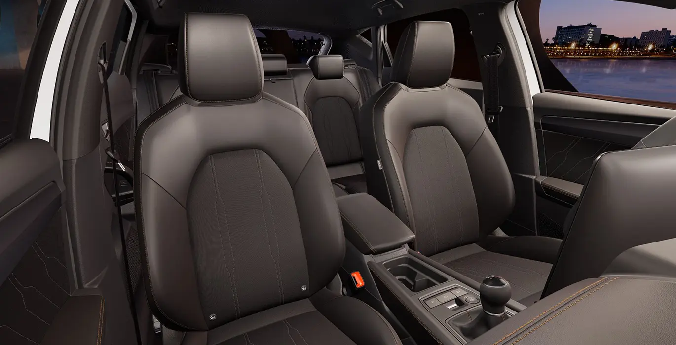 Cupra Leon 1.5 TSI 110kW interior trasera | Crazy Renting