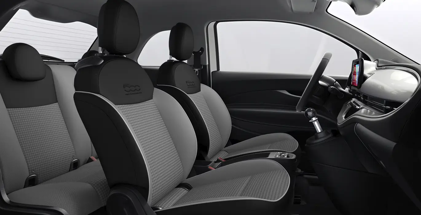FIAT 500 TORINO 1.0 HYBRID 48KW 65CV (MANUAL) 5 FIAT 500 TORINO 1.0 HYBRID 48KW 65CV MANUAL interior trasera | Crazy Renting