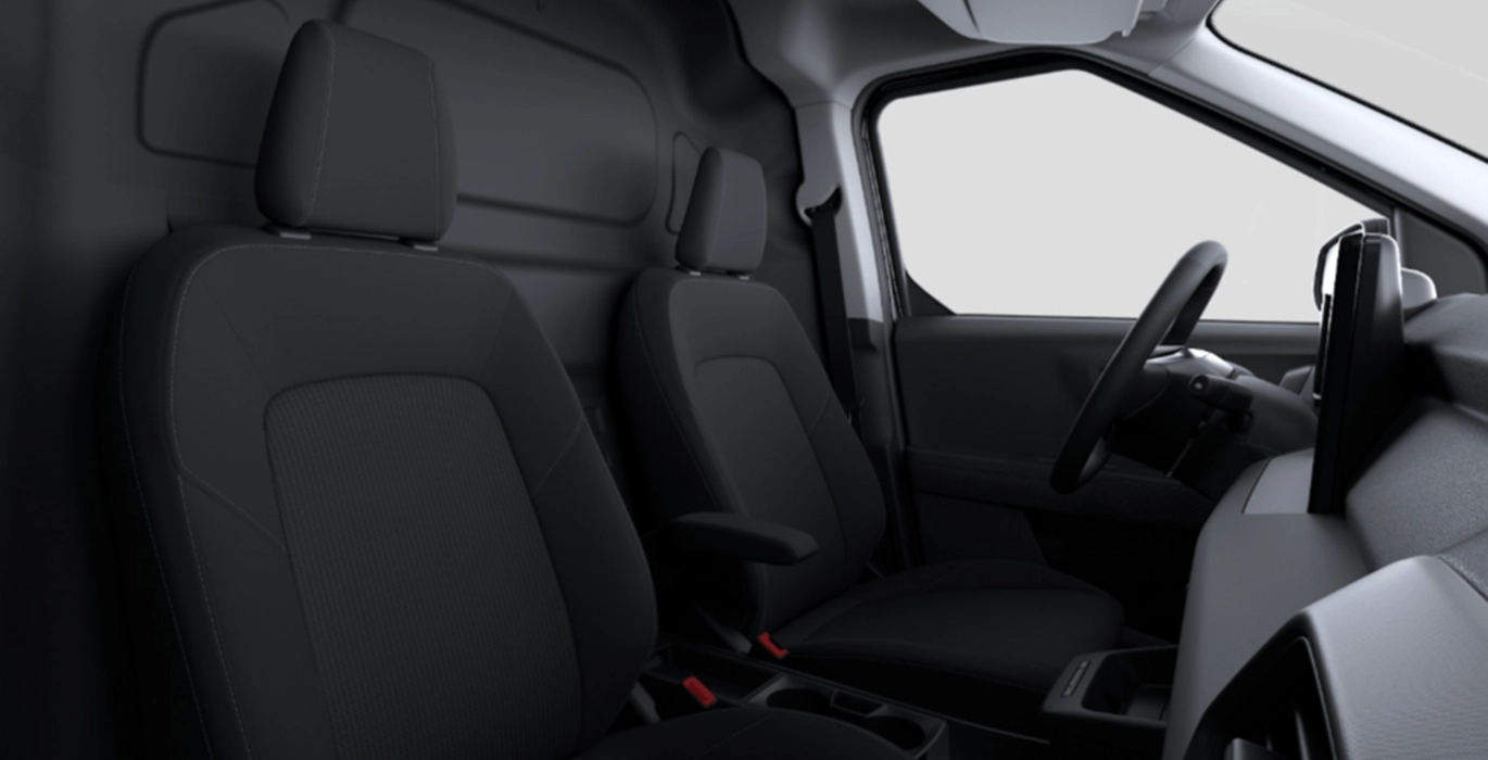 FORD Transit Courier Van Trend BEV 136cv Automatica interior delantera III | Crazy Renting