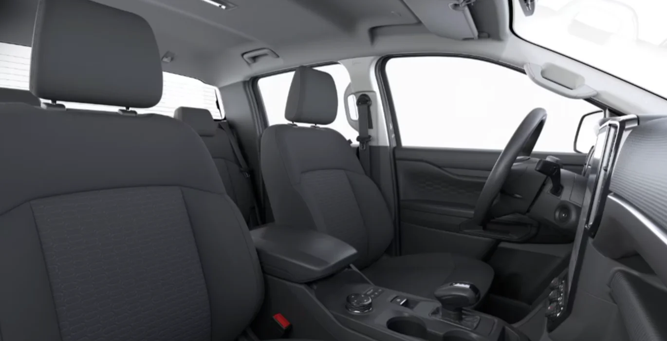 Ford Ranger XLT Doble Cabina 3.0 EcoBlue V6 240CV Automático 6 Ford Ranger 3.0 Ecoblue V6 E awd Doble Cabina XLT Automatico interior trasera | Crazy Renting