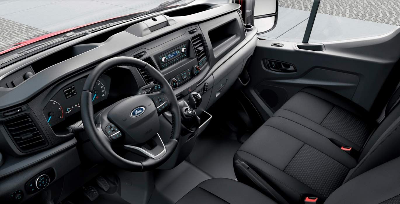Ford Transit Van interior delantera | Crazy Renting