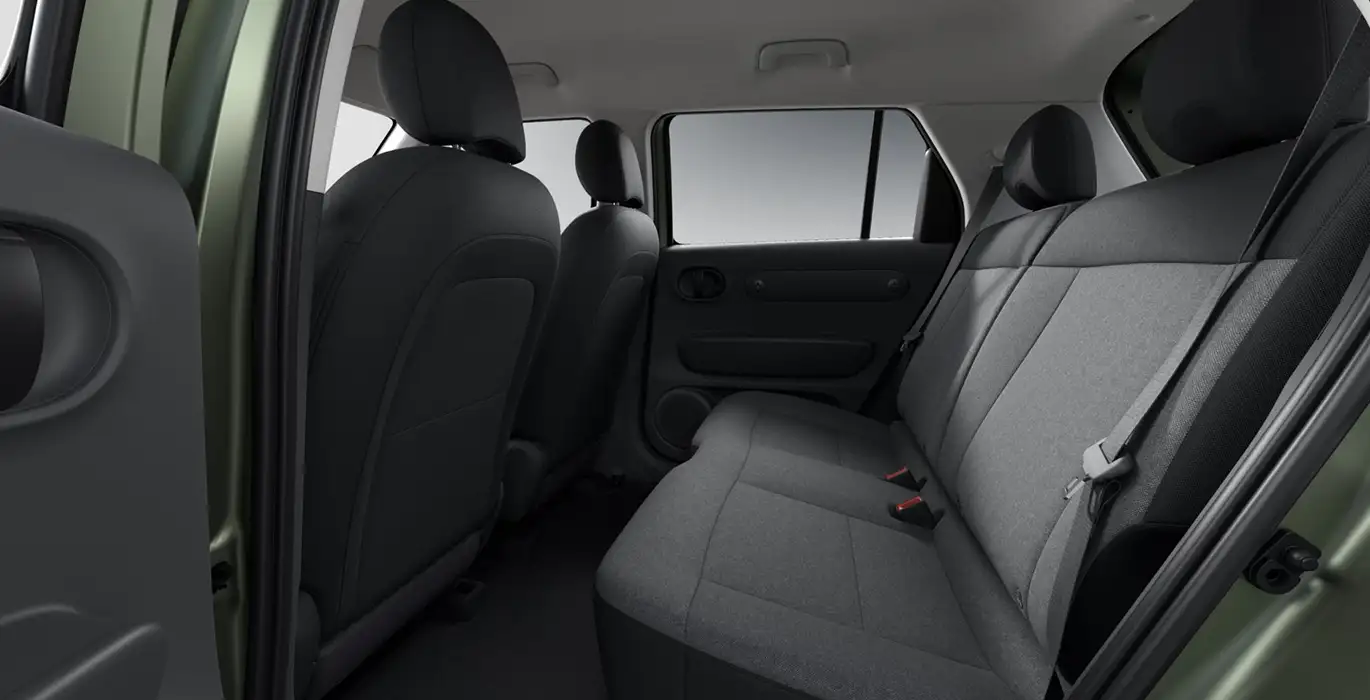 Hyundai Inster 97cv 42kWh Klass interior trasera | Crazy Renting