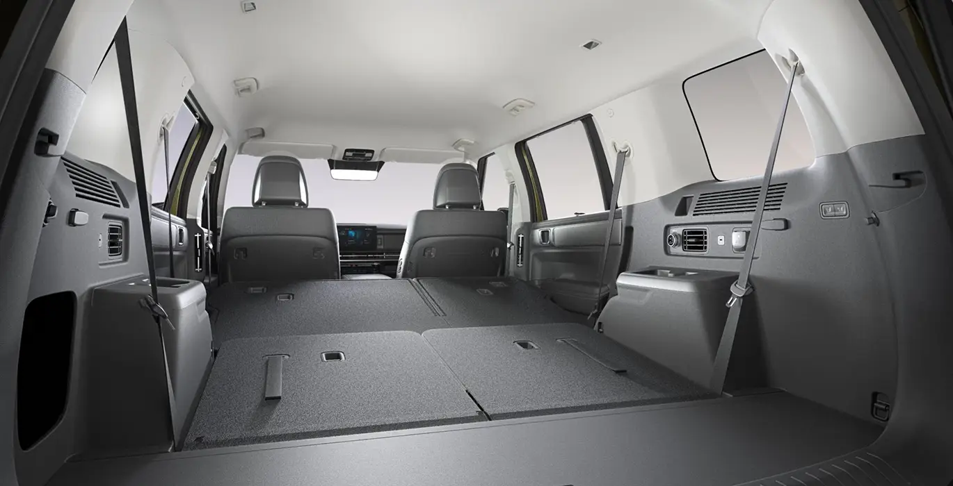 Hyundai Santa Fe 1.6 T GDI Maxx PHEV 252CV 4x4 6AT interior trasera II | Crazy Renting