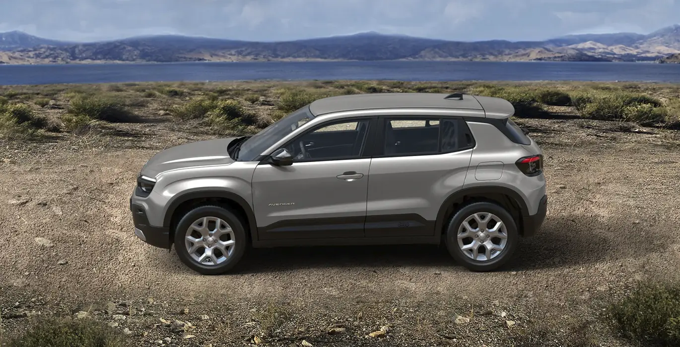 JEEP AVENGER E HYBRID ALTITUDE gris lateral | Crazy Renting