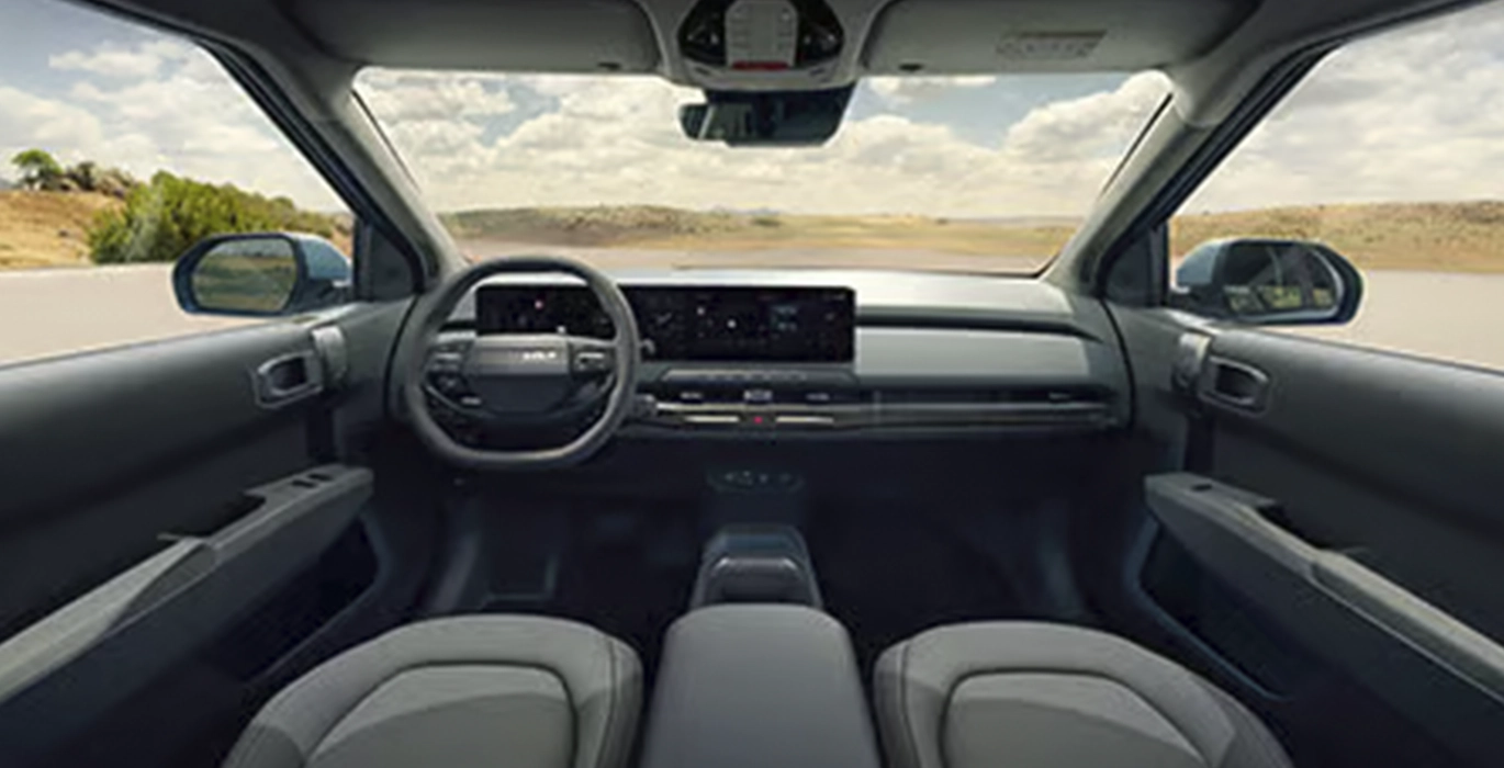 Kia EV3 Air Long 150kW interior delantera | Crazy Renting