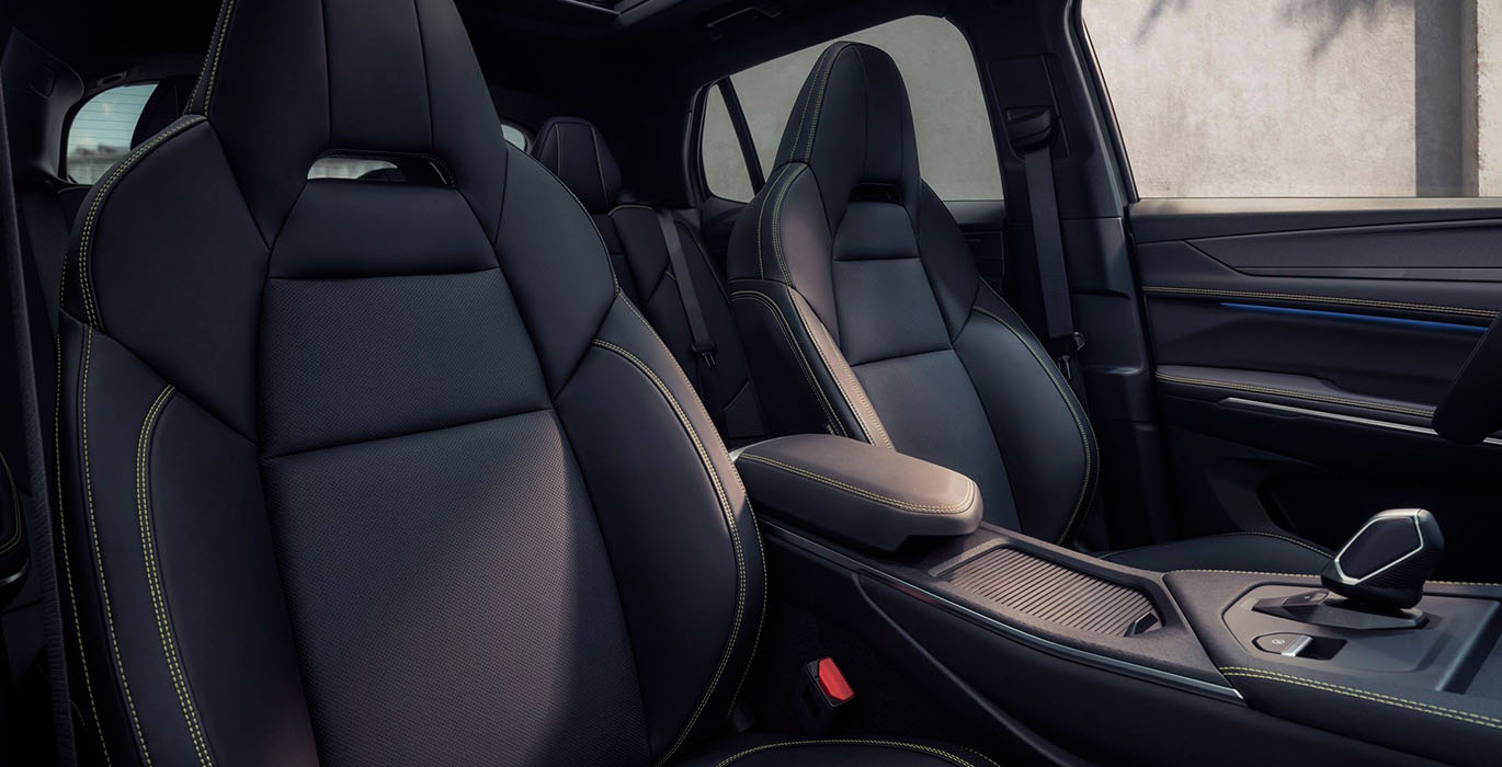 Lynk Co 01 More 1.5 PHEV interior trasera | Crazy Renting