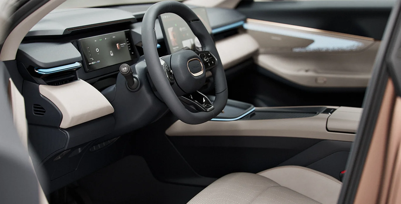Lynk Co 08 1.5 PHEV More interior delantera II | Crazy Renting