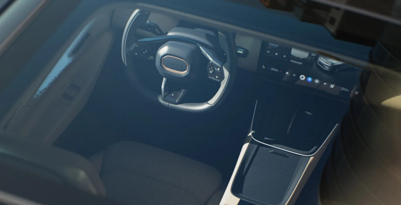 Lynk Co 08 1.5 PHEV More interior delantera | Crazy Renting