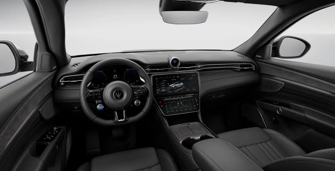 MASERATI Grecale L4 MHEV 300CV AWD interior delantera | Crazy Renting