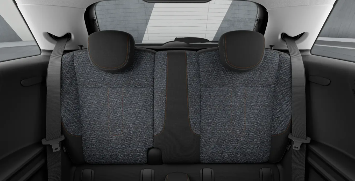 MINI Cooper C Essential interior trasera | Crazy Renting