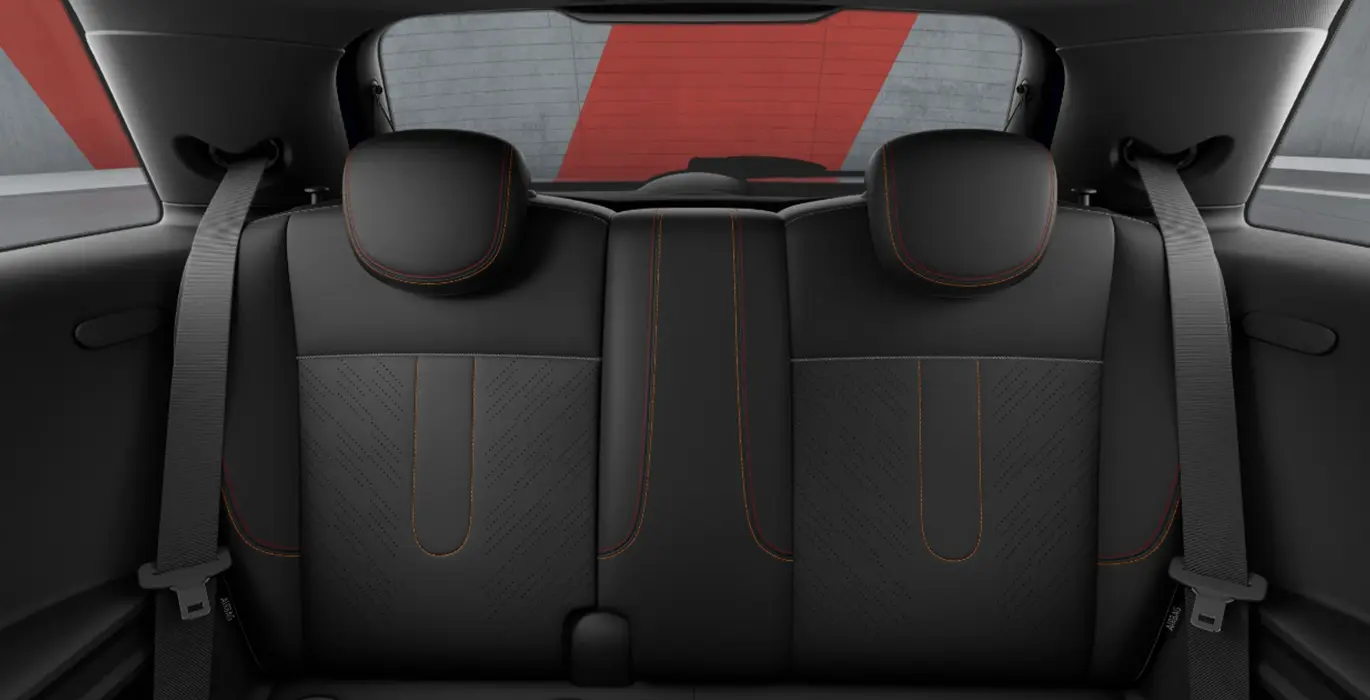 MINI John Cooper Works 6 MINI John Cooper Works interior trasera | Crazy Renting