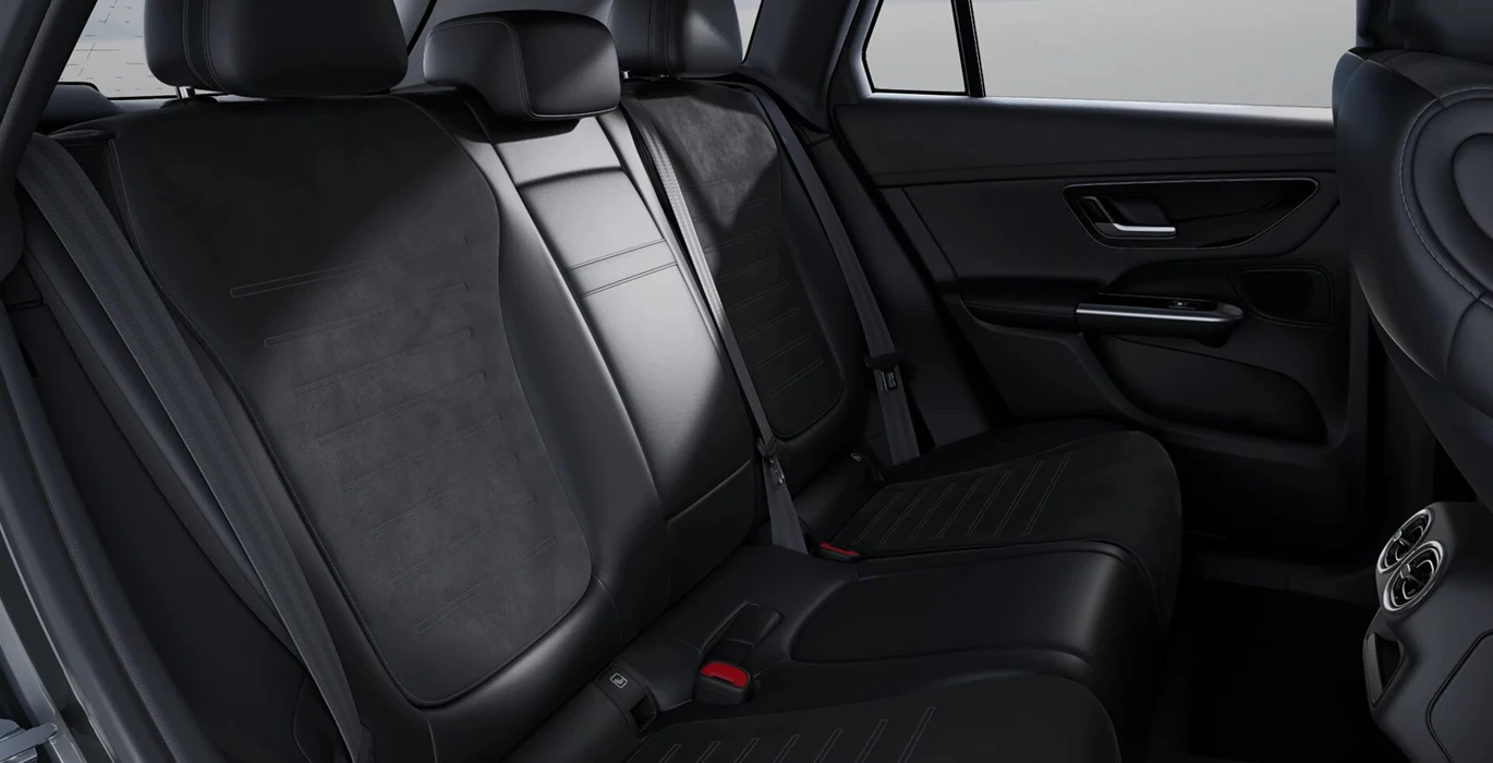 Mercedes Benz GLC 200 4MATIC interior trasera gris | Crazy Renting