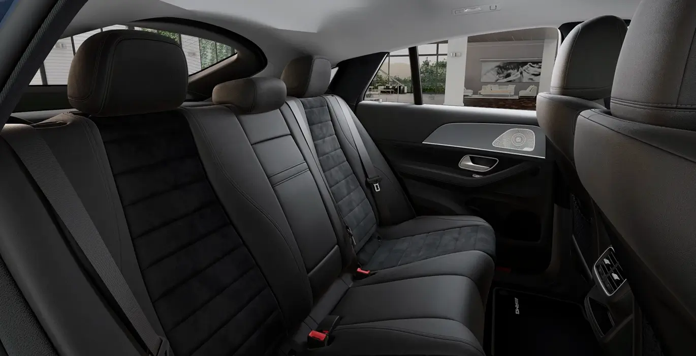 Mercedes-Benz GLE 300d 4MATIC Coupé 6 Mercedes Benz GLE 300d 4MATIC Coupe interior trasera | Crazy Renting