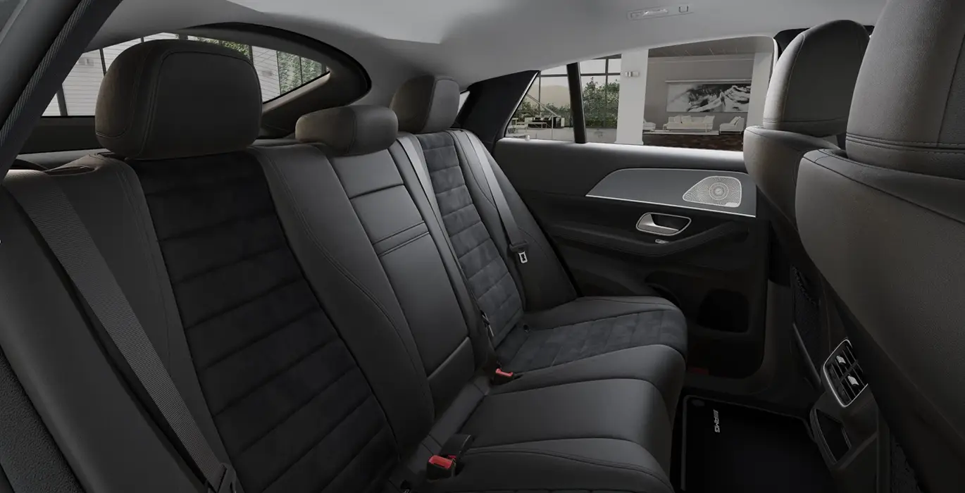 Mercedes Benz GLE 350de 4MATIC Coupe interior trasera | Crazy Renting