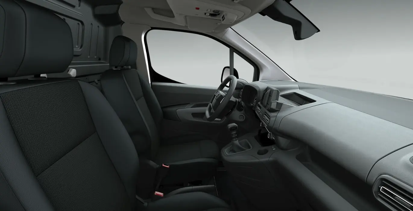 OPEL Combo-e Cargo M 800kg 5 OPEL Combo Cargo L 650kg 1.5 SS interior delantera II | Crazy Renting