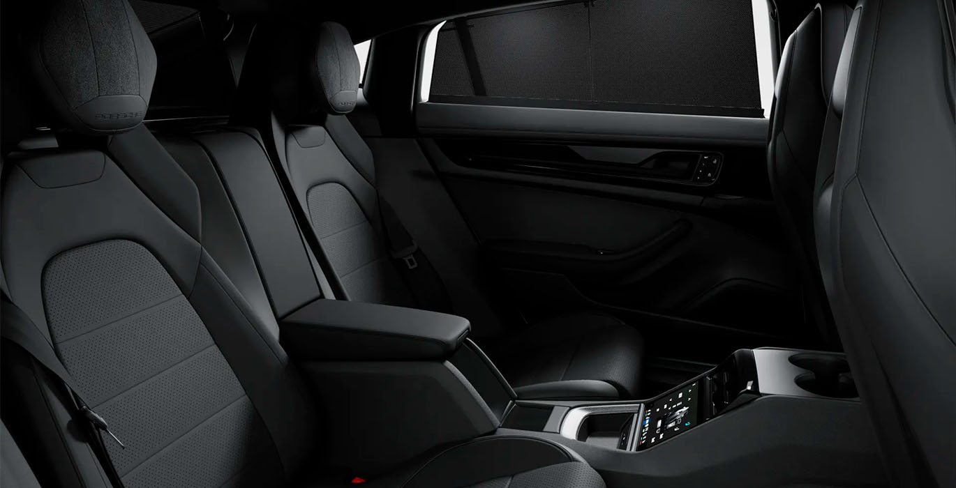 Porsche Panamera 4 E Hybrid Executive interior trasera | Crazy Renting