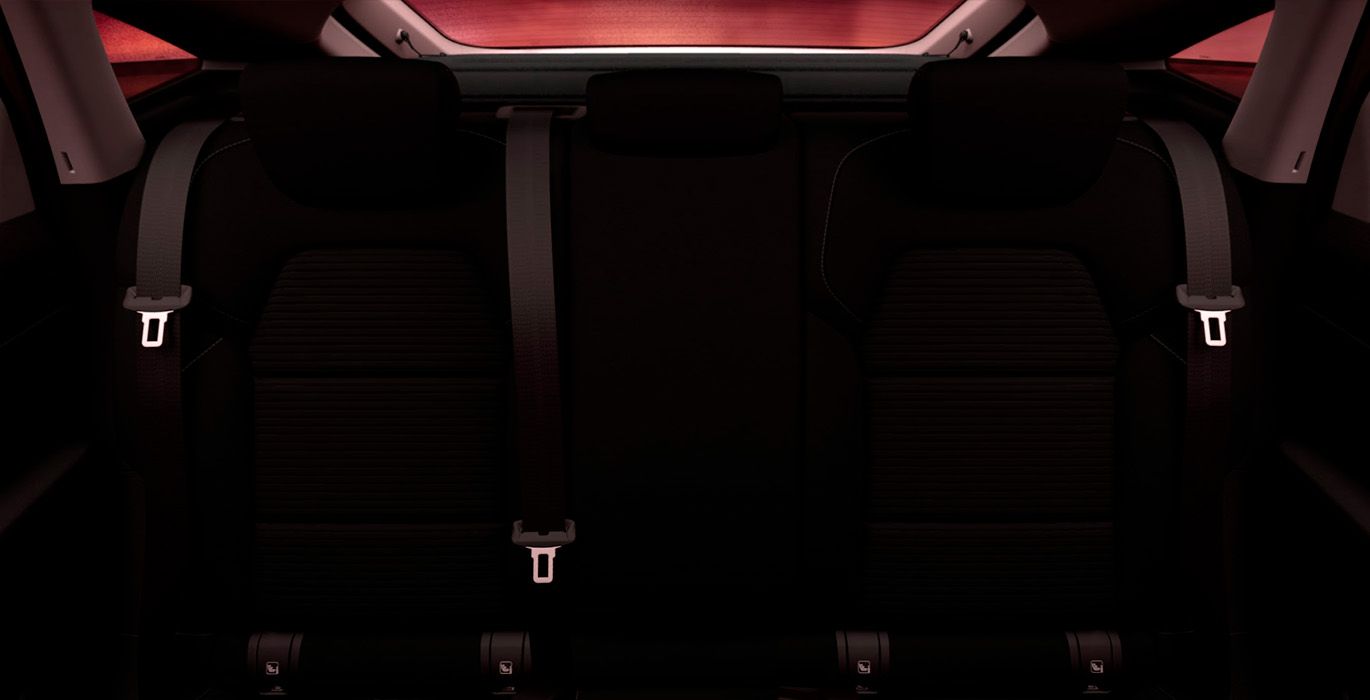 Renault Arkana E Tech Full Hybrid Evolution interior trasera | Crazy Renting