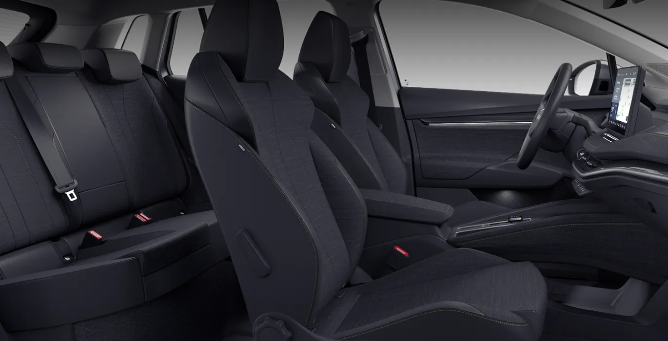 SKODA Elroq 150kW 204CV 63kWh interior trasera | Crazy Renting