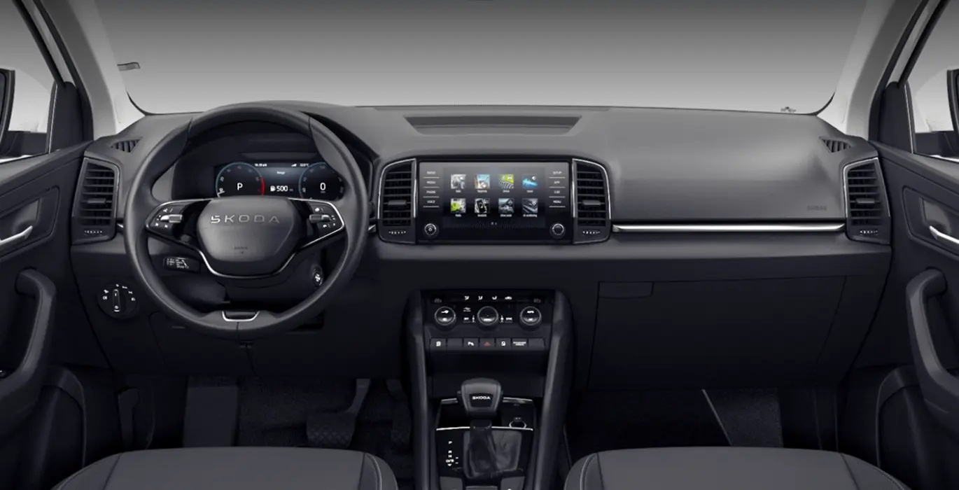 SKODA Karoq Selection 1.5 TSI DSG interior delantera | Crazy Renting