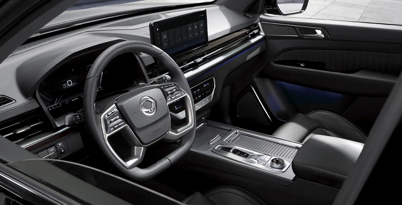 SSANGYONG Rexton D22 DTR Pro 4x4 Aut. interior delantera | Crazy Renting