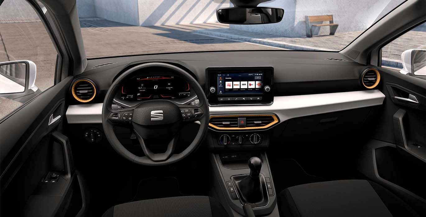 Seat Ibiza Reference interior delantera | Crazy Renting