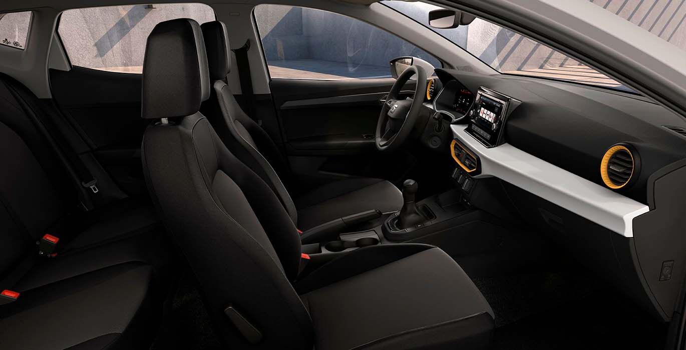 Seat Ibiza Reference interior perfil | Crazy Renting