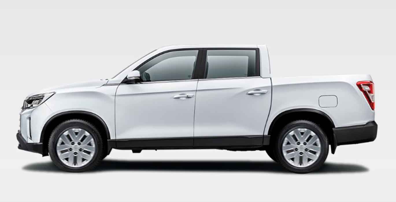 SsangYong Musso Sports D22 DTR Pro 4X4 MT lateral | Crazy Renting