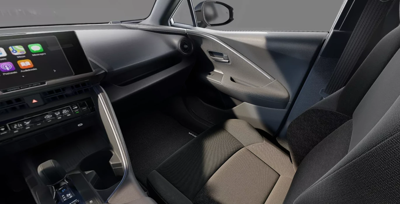 Toyota C-HR Business Hybrid 140 CW 5 Toyota C HR Business Hybrid 140 CW interior delantera II | Crazy Renting