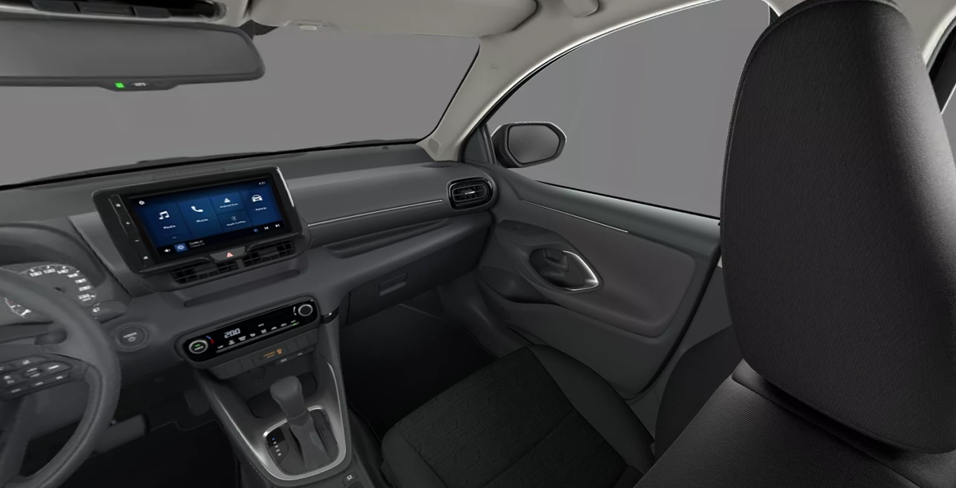 Toyota Yaris 120H 116CV ACTIVE PLUS interior delantera II | Crazy Renting