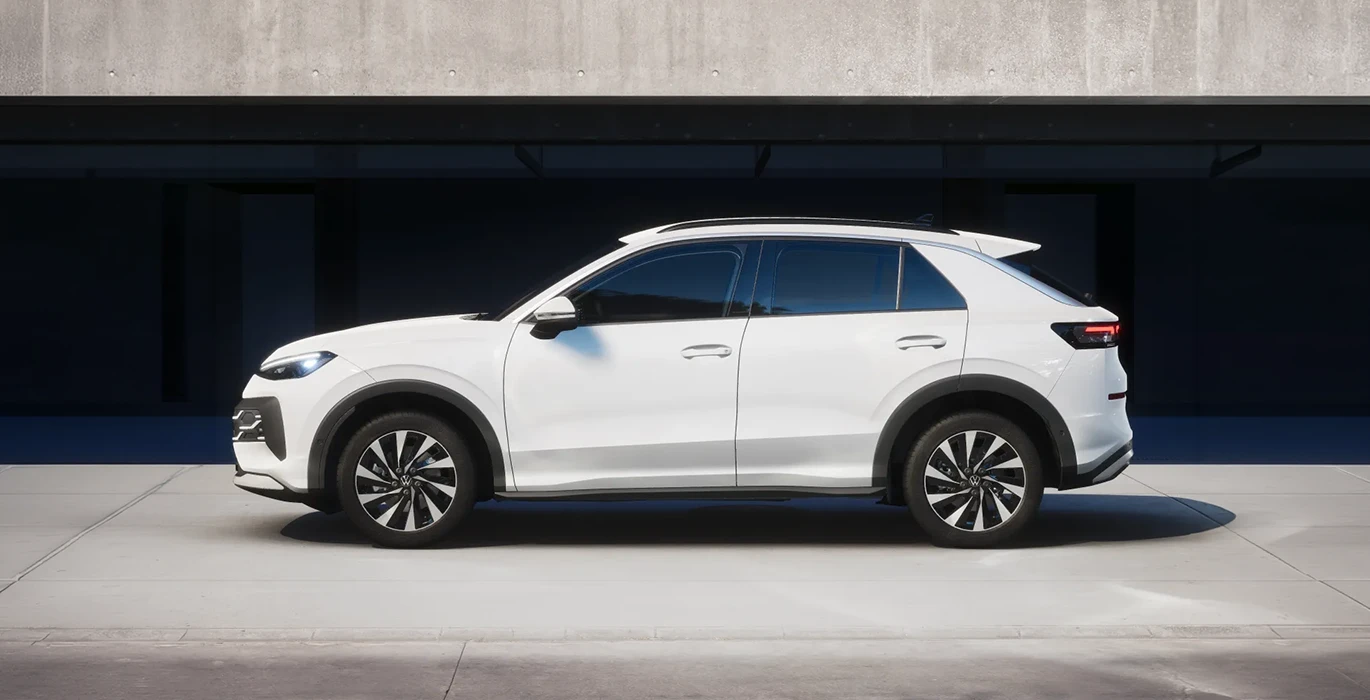 VOLKSWAGEN T ROC Match 1.5 eTSI 150CV DSG lateral blanco | Crazy Renting