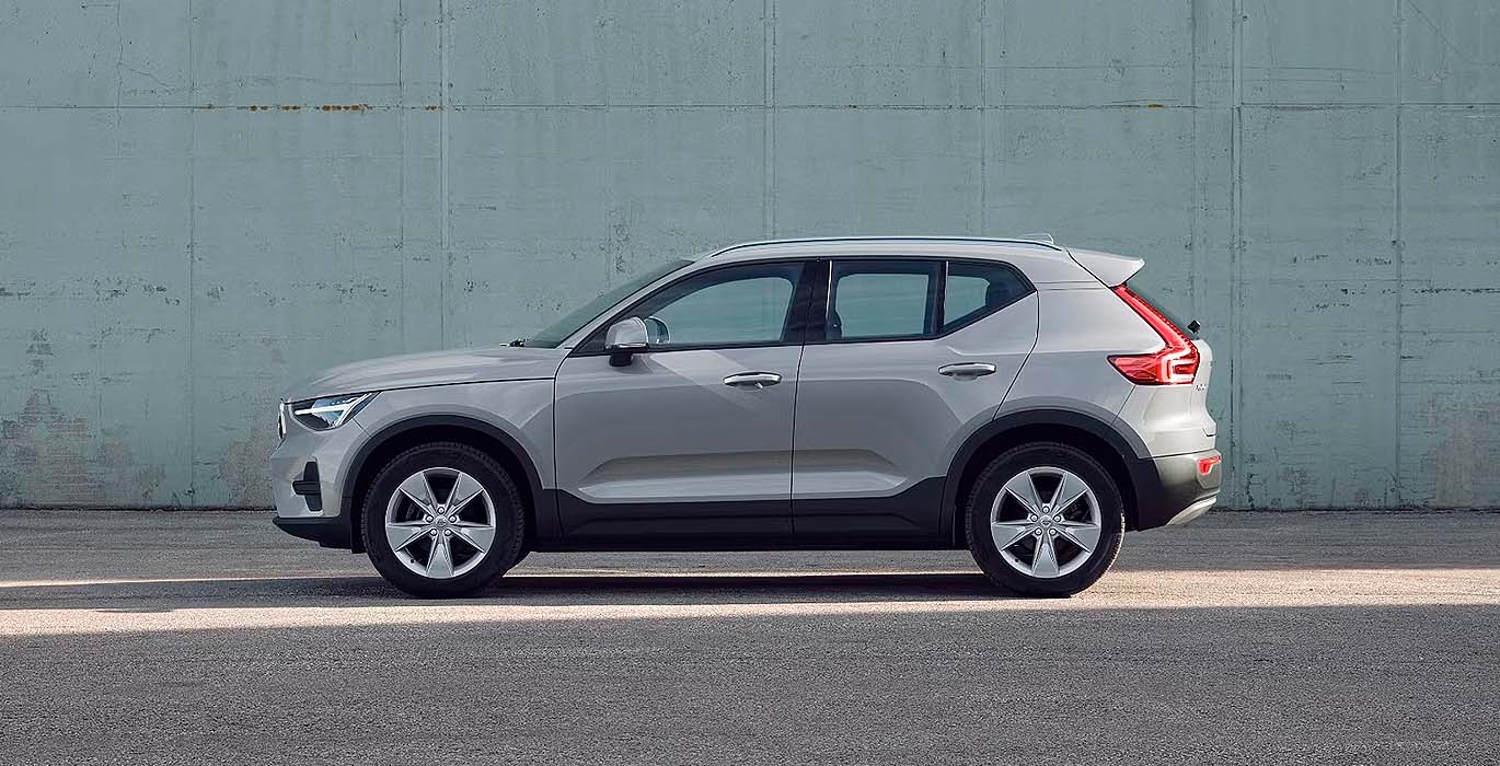 VOLVO XC40 2.0 B3 G Core Auto exterior perfil | Crazy Renting