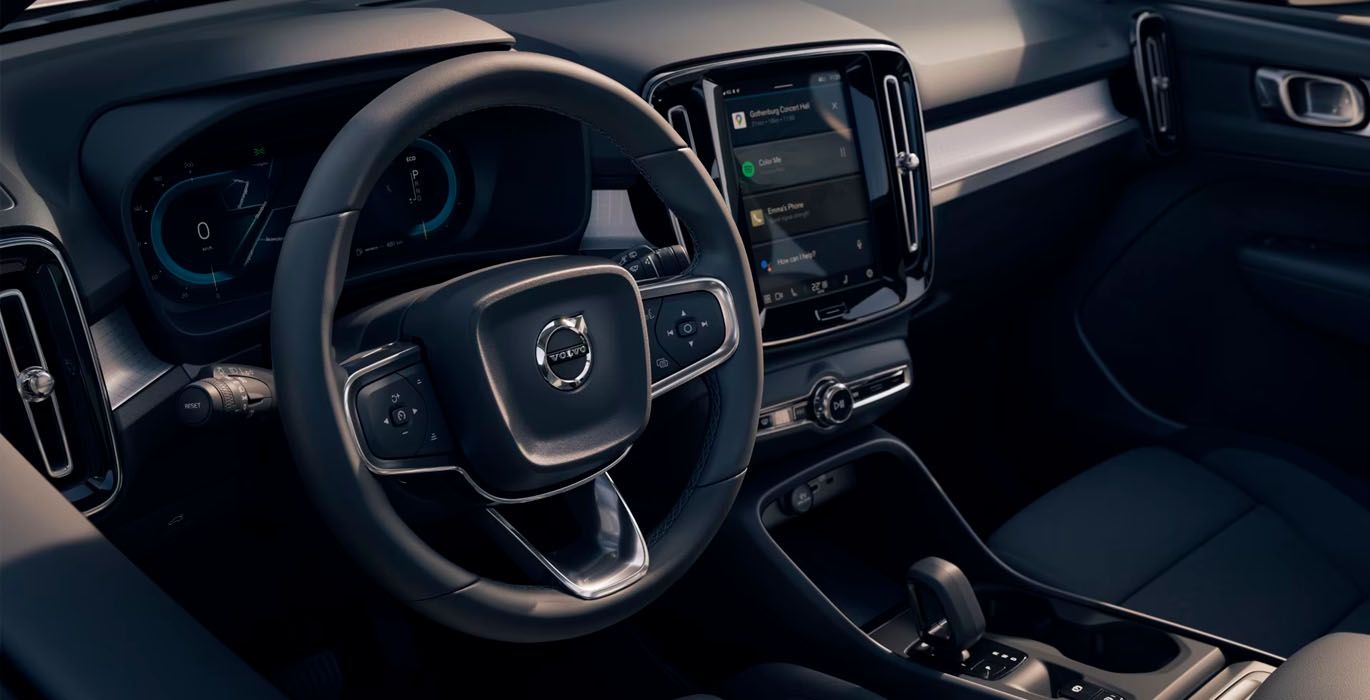 VOLVO XC40 2.0 B3 G Core Auto interior delantera | Crazy Renting