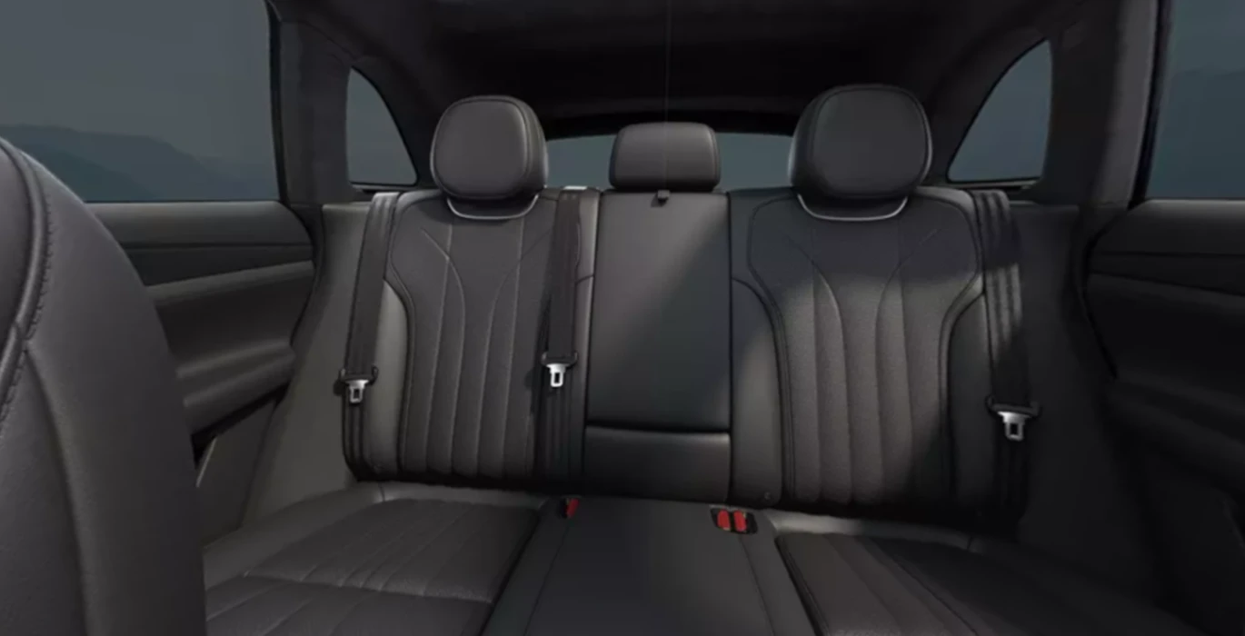 XPENG G9 AWD Performance 5 XPENG G9 AWD Performance interior trasera | Crazy Renting