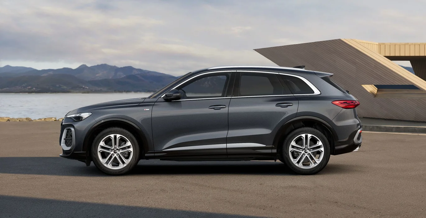 AUDI Q5 SUV S line Edition TDI Quattro S Tronic 3 AUDI Q5 SUV S line Edition TDI Quattro S Tronic lateral gris tambora | Crazy Renting