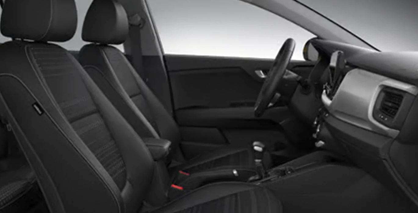 Kia Stonic 1.0 T GDI MHEV Drive 115CV interior delantera | Crazy Renting