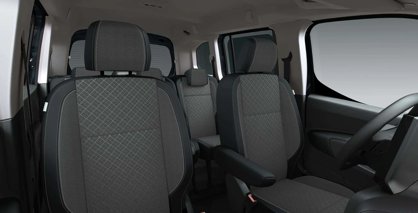 OPEL COMBO ULTIMATE 1.5 TD 130CV SS AT8 AUTOMATICO interior delantera II | Crazy Renting