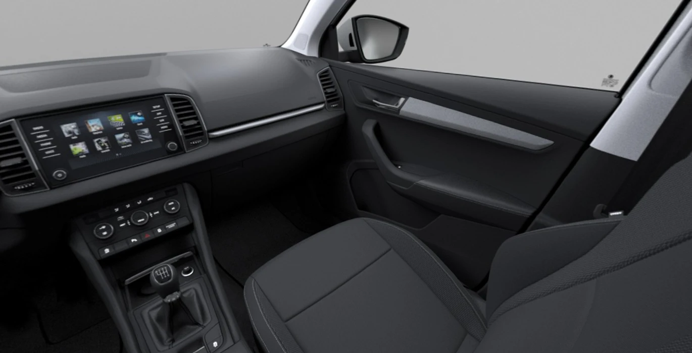 SKODA Karoq Selection 1.0 TSI 85kW 115CV interior delantera II | Crazy Renting