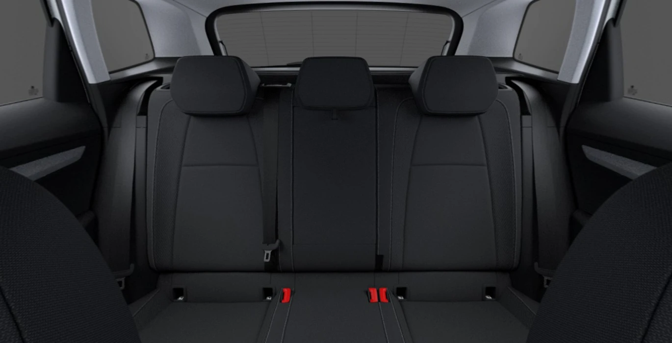 SKODA Karoq Selection 1.0 TSI 85kW 115CV interior trasera | Crazy Renting